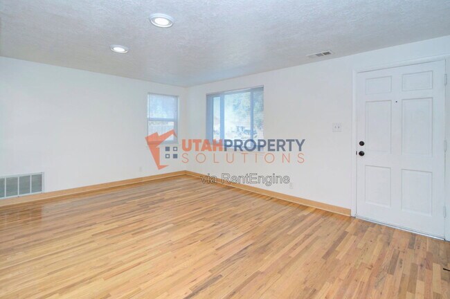 Photo - 860 Vics Rd