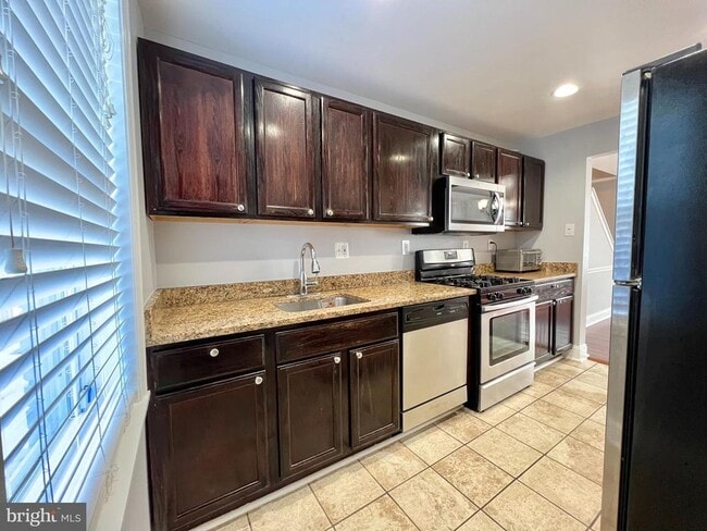 Photo - 6833 Standish Dr