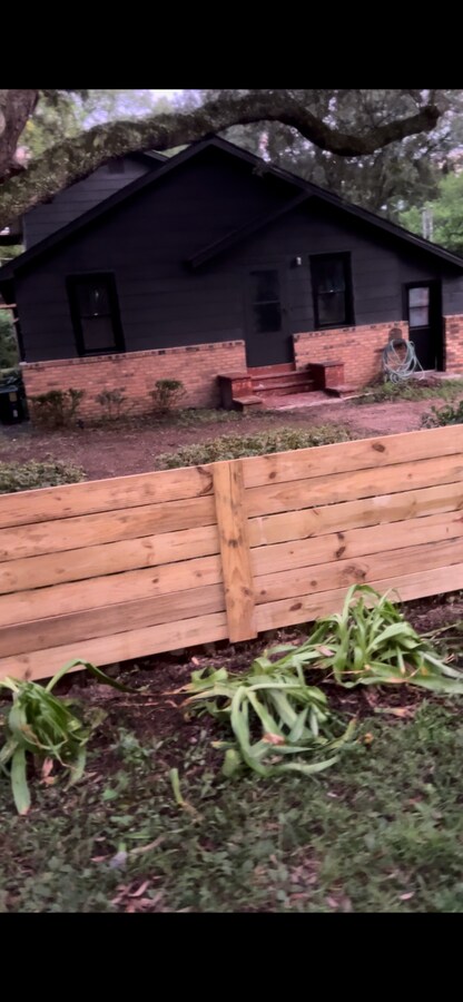 Photo - 531 Ditmar St