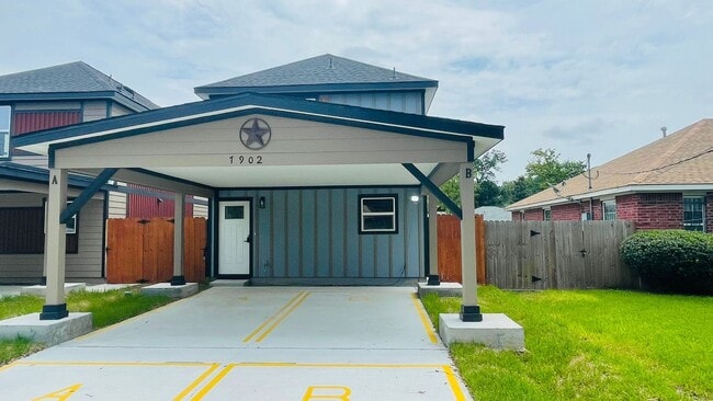Building Photo - 7902 Shotwell St Rental