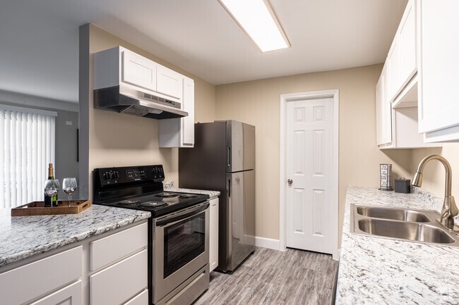 1BR, 1.5BA - 800SF - Saratoga Place Apartments & Townhomes