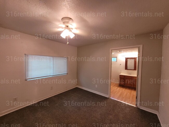 Photo - $950 - 2 bedroom/ 2 bathroom - Single Family Home