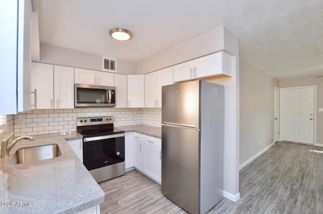 Photo - 645 N Arrowhead Dr Unit Apt 4