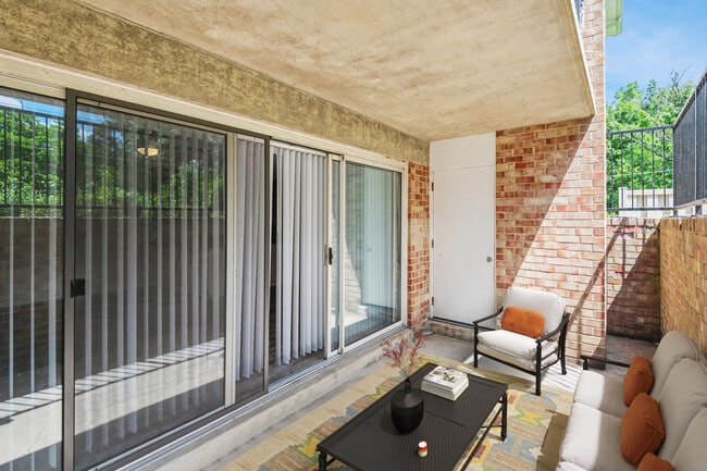 Photo - Hampton Manor Apartments & Townhomes