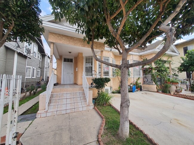 Building Photo - 4226 Wall St Unit 4226