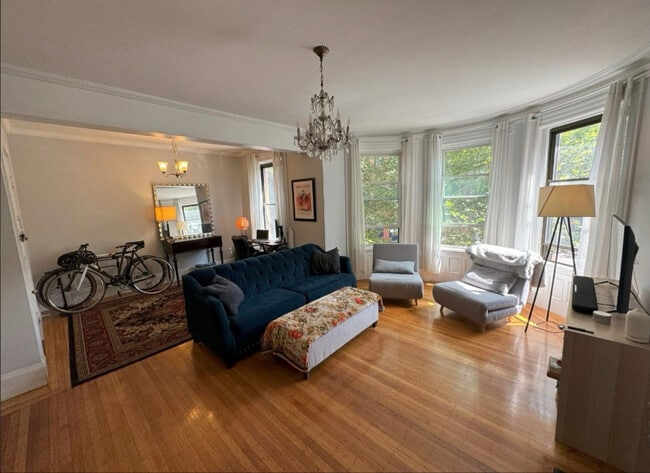 Photo - 429 Marlborough St