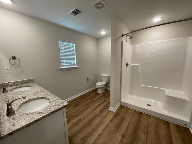 Photo - 571 Ridgeland Rd House