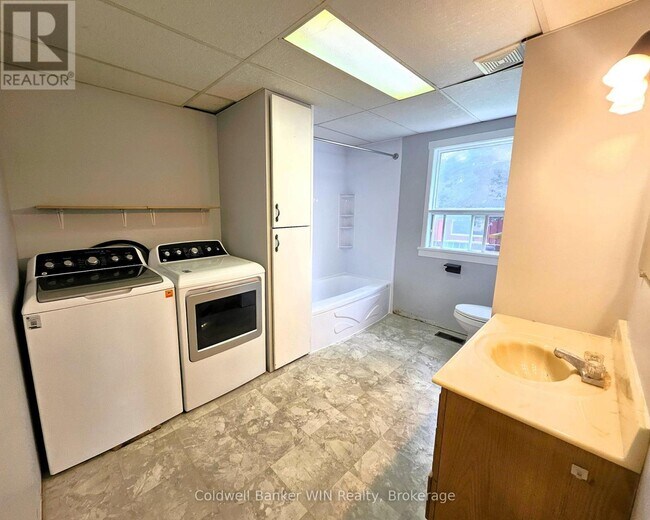 Photo - 278 Egremont St N
