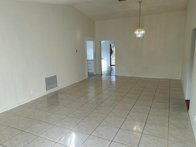 Photo - 3291 SW 4th St