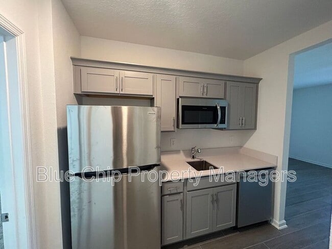 Photo - 2545 Runners Cir