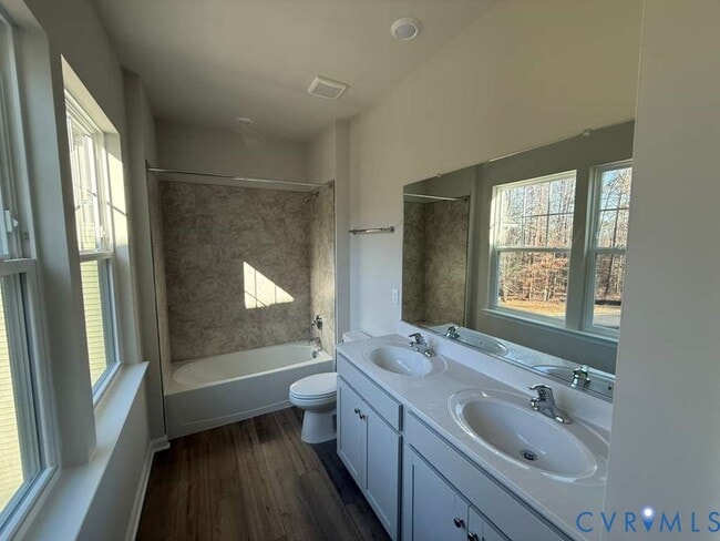 Photo - 6473 Fennec Run