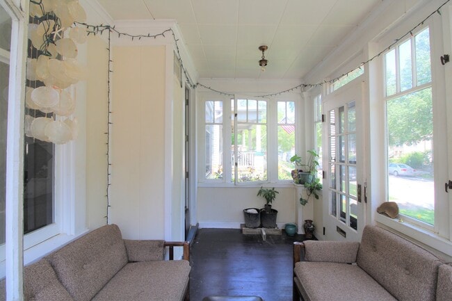 Photo - 2933 N Newhall St Unit A