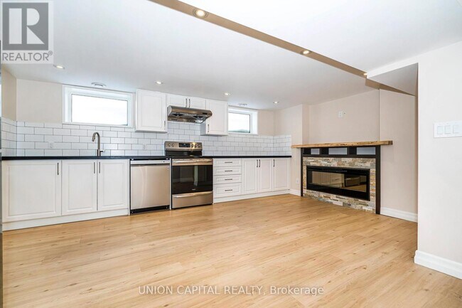 Photo - 40 Peveril Hill N