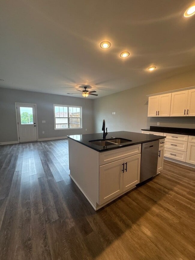 Photo - Beautifully Renovated 3BR/2.5BA! Spacious & Move In Ready!