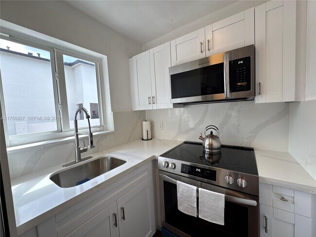 Photo - 2918 Bird Ave Unit 8