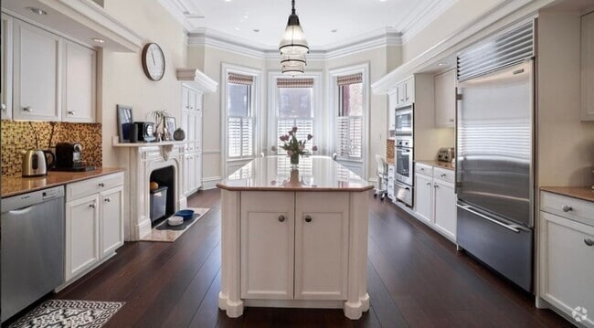 Building Photo - 345 Beacon St Rental