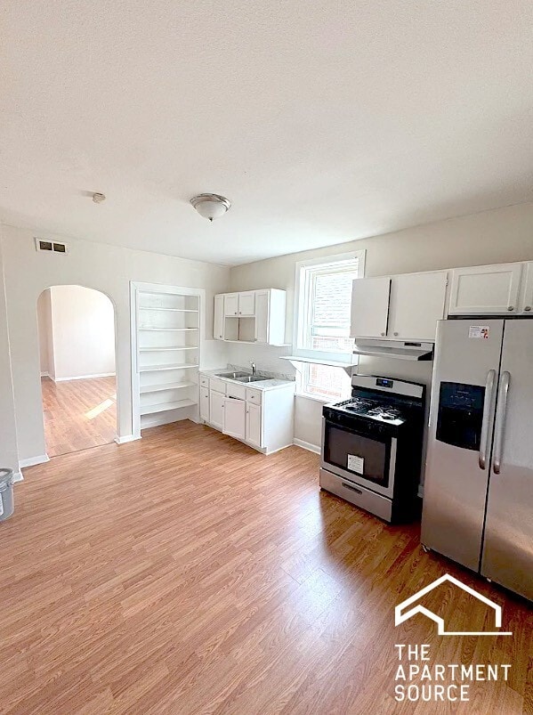 Building Photo - 8444 S Buffalo Ave Unit 2