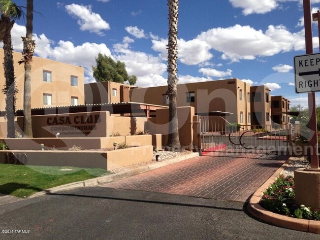 Building Photo - 1810 E Blacklidge Dr Unit 410 Rental