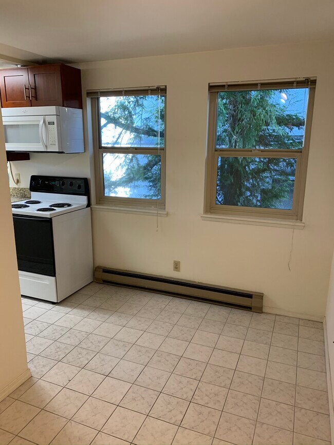 Photo - 4230 NE 8th Ave