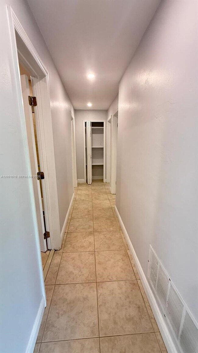 Photo - 8820 SW 43rd Terrace