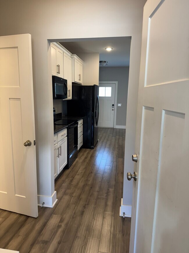 Photo - 689 Hickory Industrial Dr