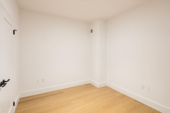 Photo - 2 bedroom in NEW YORK NY 10005 Unit 22-K