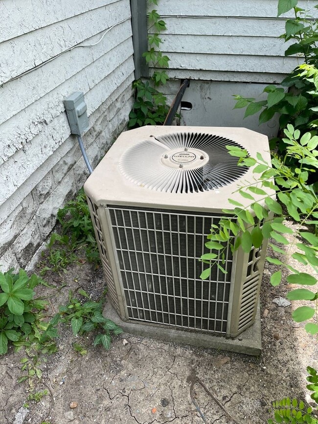 Photo - $875 - 2 bed 1 bath - Single Family Home