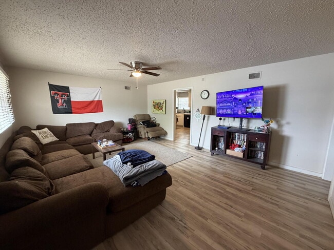 Photo - Spacious 4 Bed 2 bath in Central Lubbock!