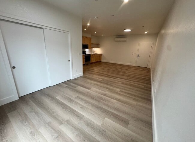 Photo - 3108 Seacrest Ave Unit 202
