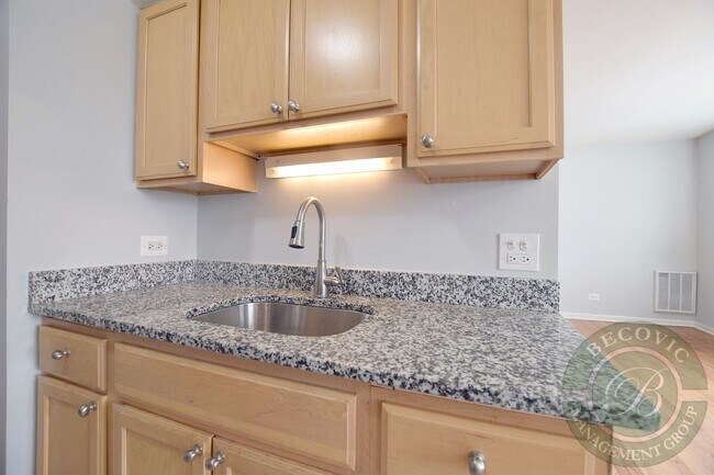 7541 N Winchester Ave Unidad 403