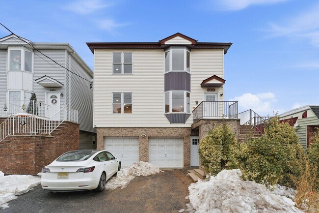 Photo - 6505 Columbia Ave