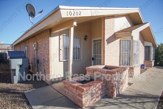 Photo - 10202 Niagara Falls Pl