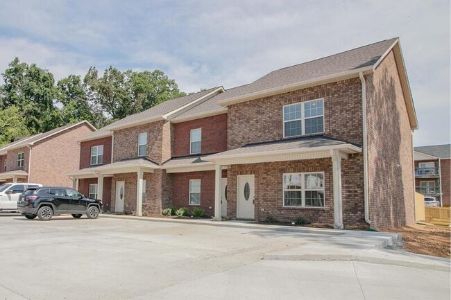 Building Photo - 550-C4 Peachers Mill Road