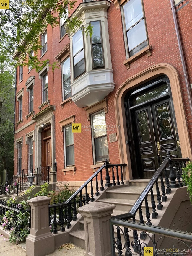 Photo - 41 Monument Sq Unit TOP