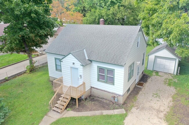 Photo - 707 7th St NW