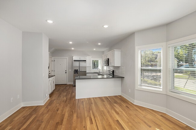 Photo - 1100 Davis Ave NW Unidad 1