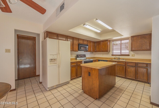 Photo - 6851 Ridge Top Dr