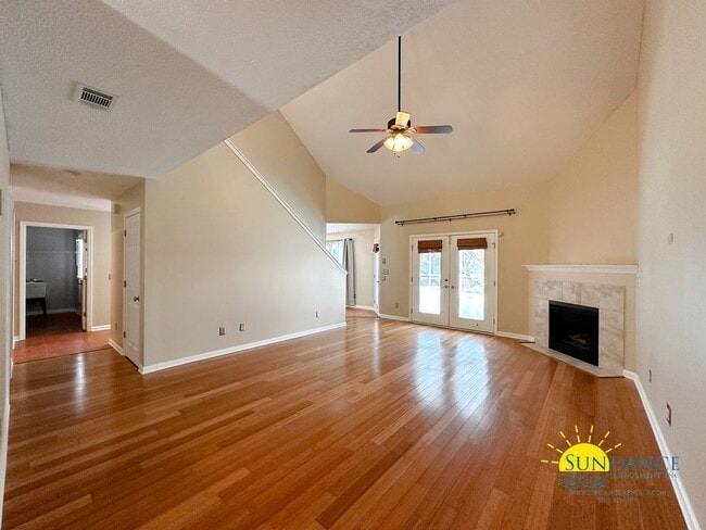 Photo - Lakefront home with Enclosed pool centered between Eglin and Hurlburt