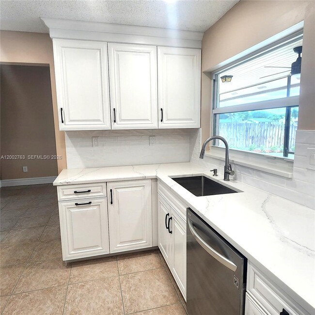 Photo - 11950 SW 49th Ct