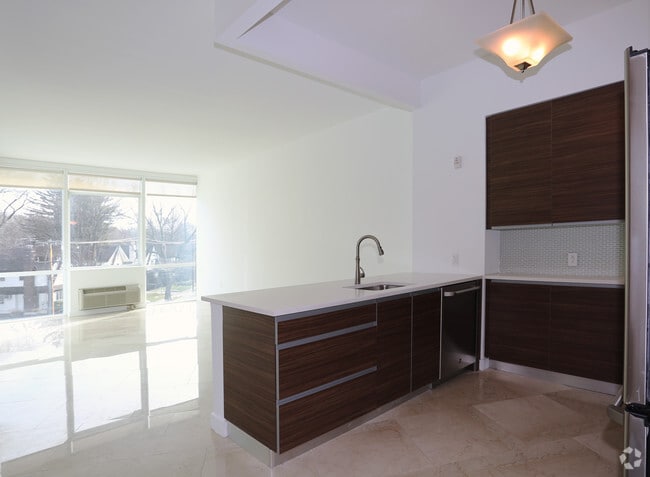 1BR1BA Office kitchen.living room