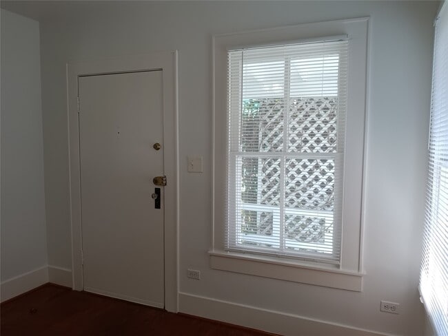 Photo - 2924 1/2 Bernardo De Galvez Ave Unit 1