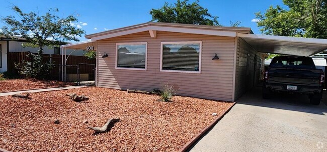 Building Photo - 808 S Navajo Dr Rental