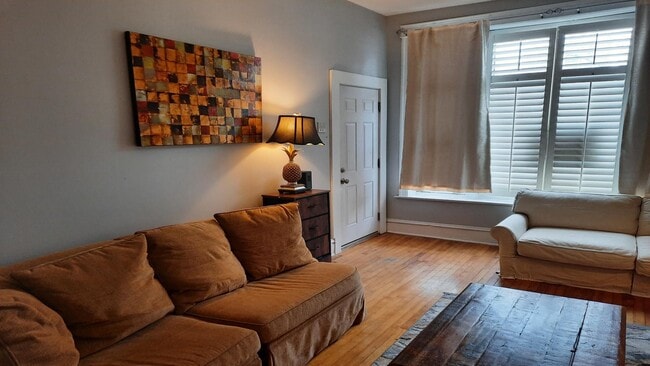 Photo - 1734 N Sedgwick St Unit 1