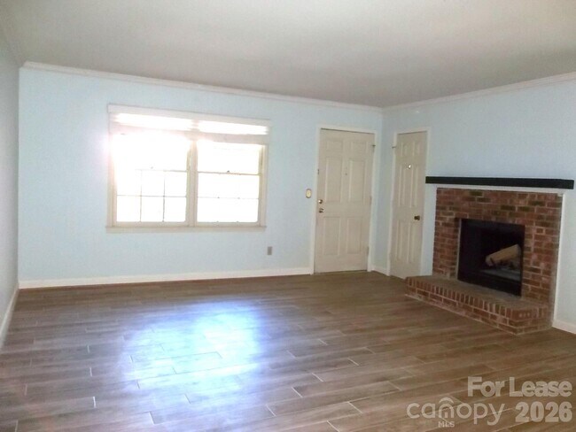 Photo - 2141 Selwyn Ave Unit 103