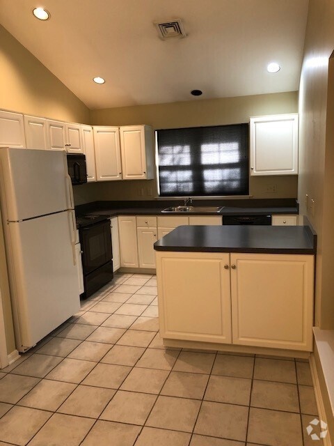 Kitchen - 29 Sterling Court (Hershey Med Center) Rental