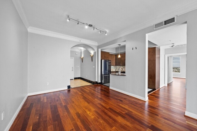 Photo - 3333 Allen Pkwy Unit 2110