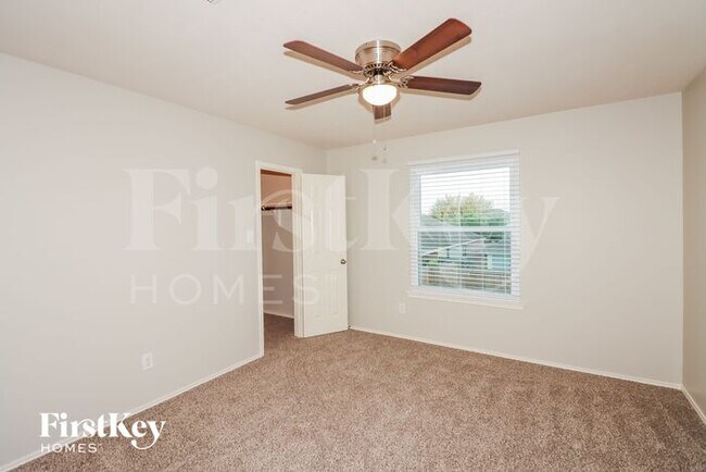 Photo - 10447 Falling Rapids Ct Casa