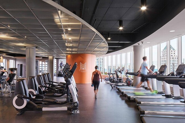 Gimnasio - Marquee at Block 37