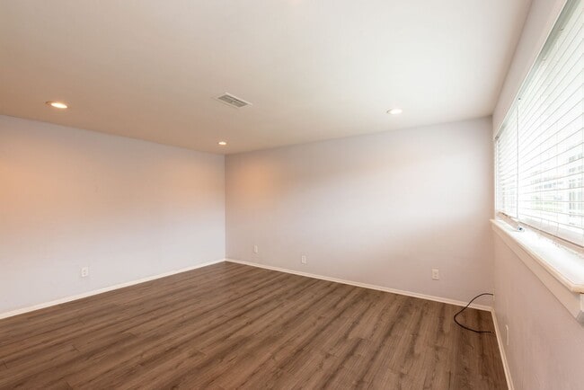 Photo - 5542-5554 S. Grant St. Unit 5542