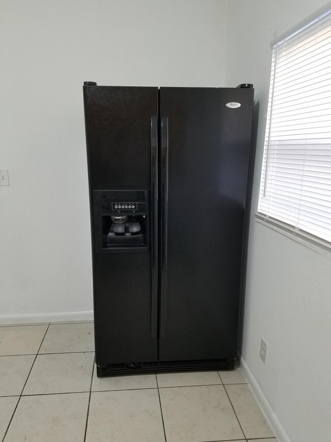 Photo - 2009 Division Ave